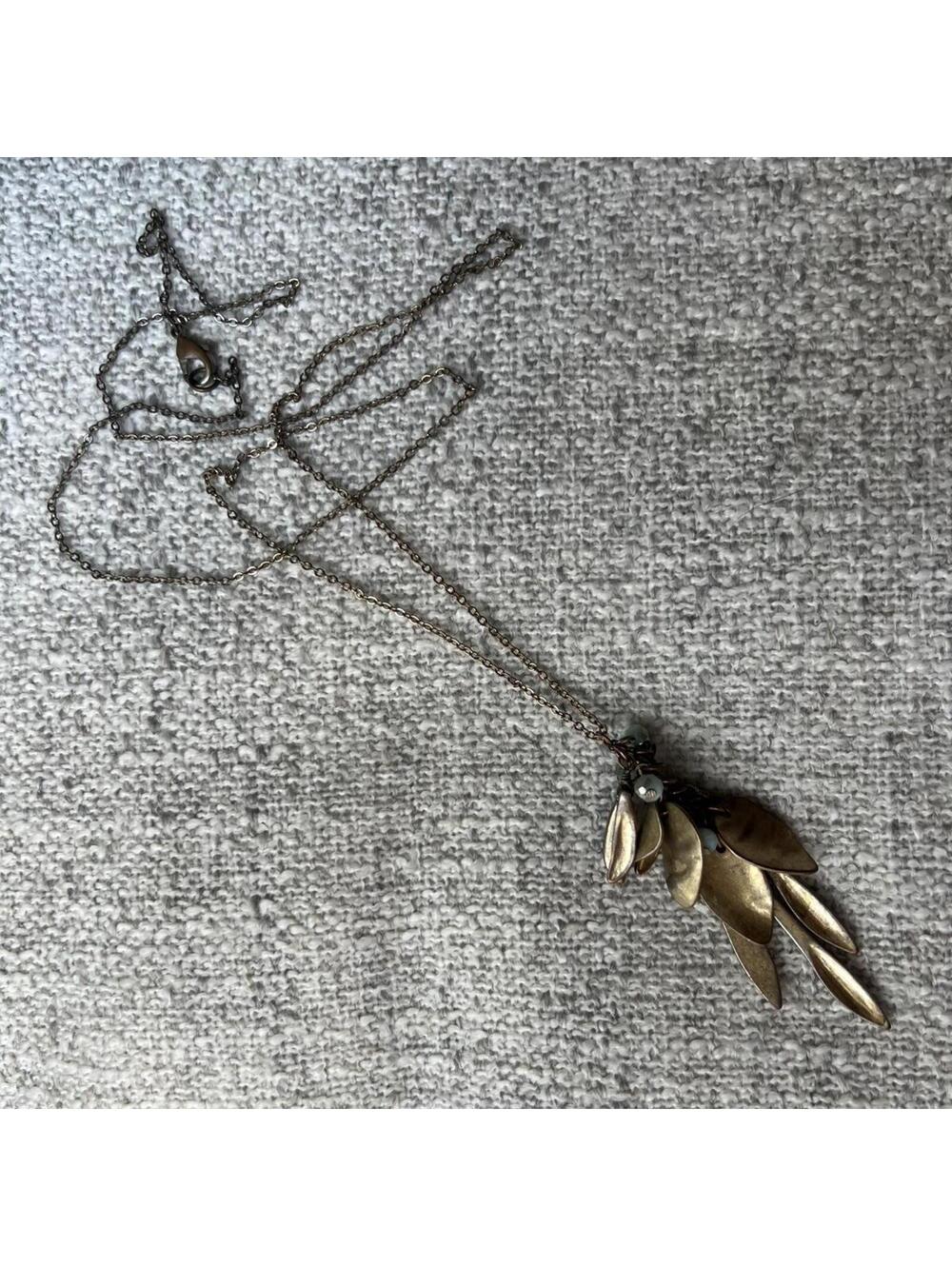 Vintage Botanical-Inspired Leaf Cluster Pendant Necklace